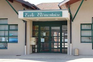 Entrée de l'école élémentaire de Saint-Paul Varax